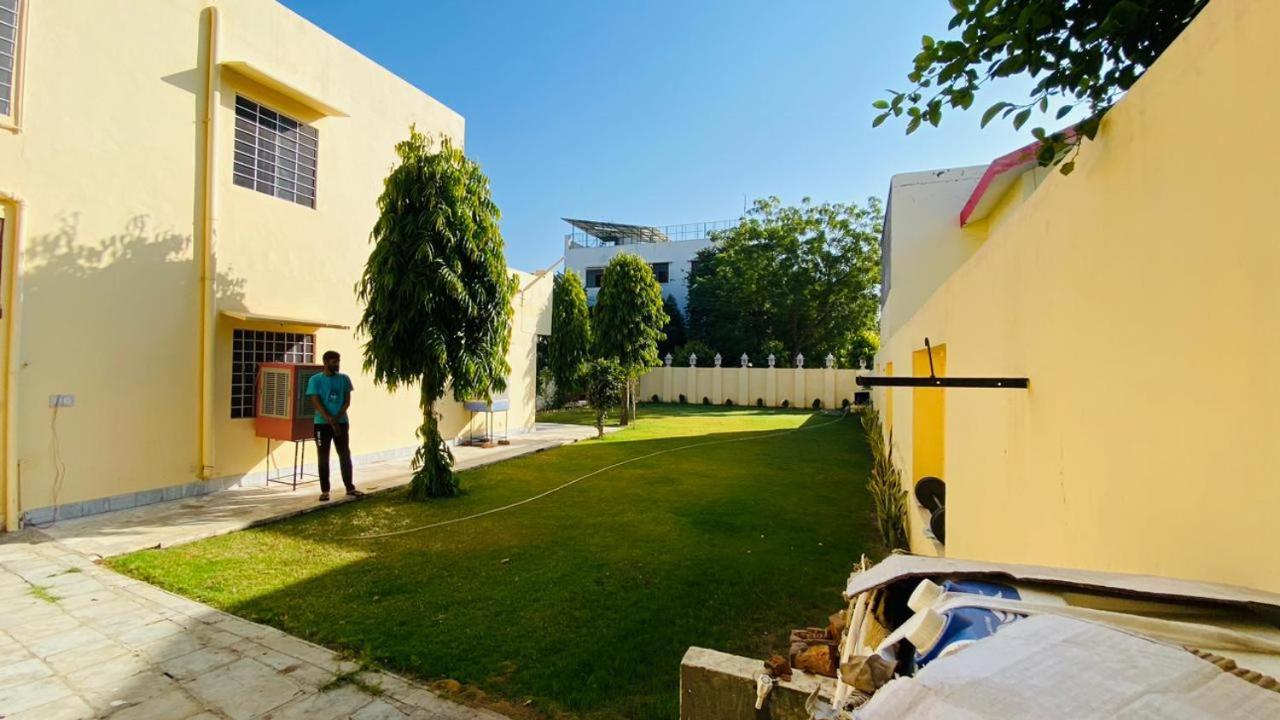 Saket Guest House Jaipur Bagian luar foto